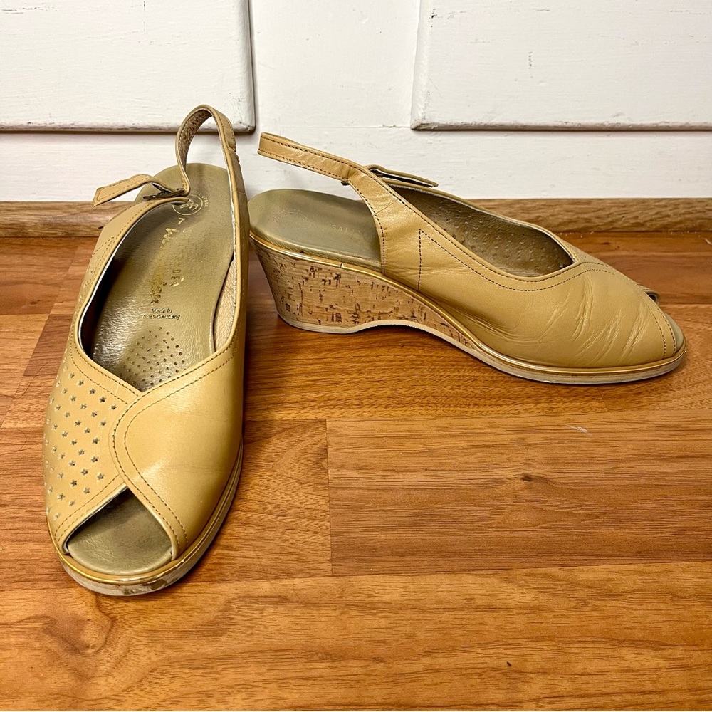 Vintage 70s/80s Salamander Worishofer Tan Peep Toe Sling Back Wedge Heels